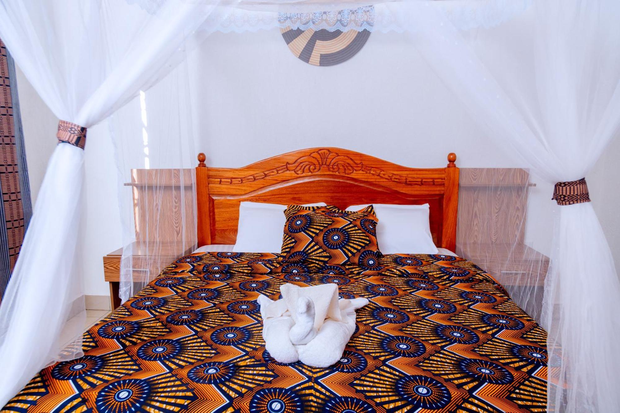 Isange Paradise Resort Рухенгері Екстер'єр фото